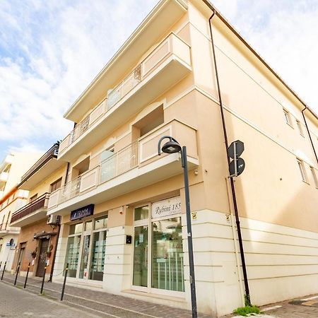 Апартаменты Giada 2P - Palazzina Laura Myho Casa Торторето Экстерьер фото